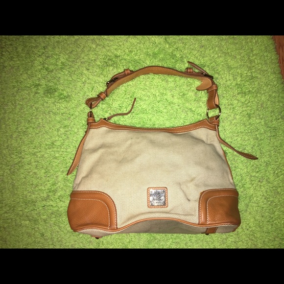 Dooney & Bourke Handbags - Clearance 🛍 Caramel Dooney and bourke handbag.